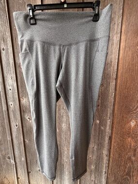 Women's Gray High-Rise Active Leggings with Side Pockets